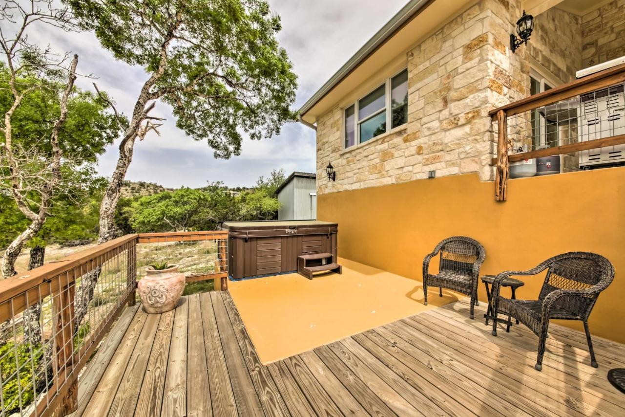 Вілла Ladera Wimberley Estate On 13 Acres With Hot Tub Екстер'єр фото